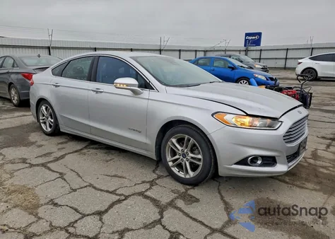 2016 Ford Fusion Titanium Hev z USA, uszkodzony, nr VIN 3FA6P0RU7GR305622
